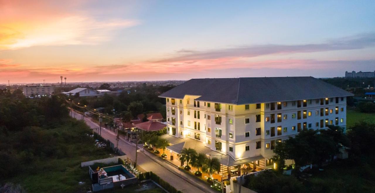 Napheera Royal Tel Hotel Ban Khlong Bang Krathiam Exterior photo