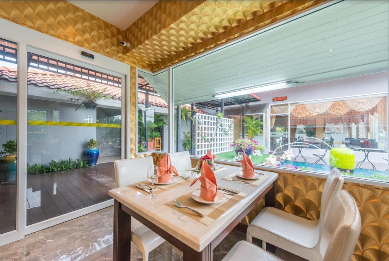 Napheera Royal Tel Hotel Ban Khlong Bang Krathiam Exterior photo