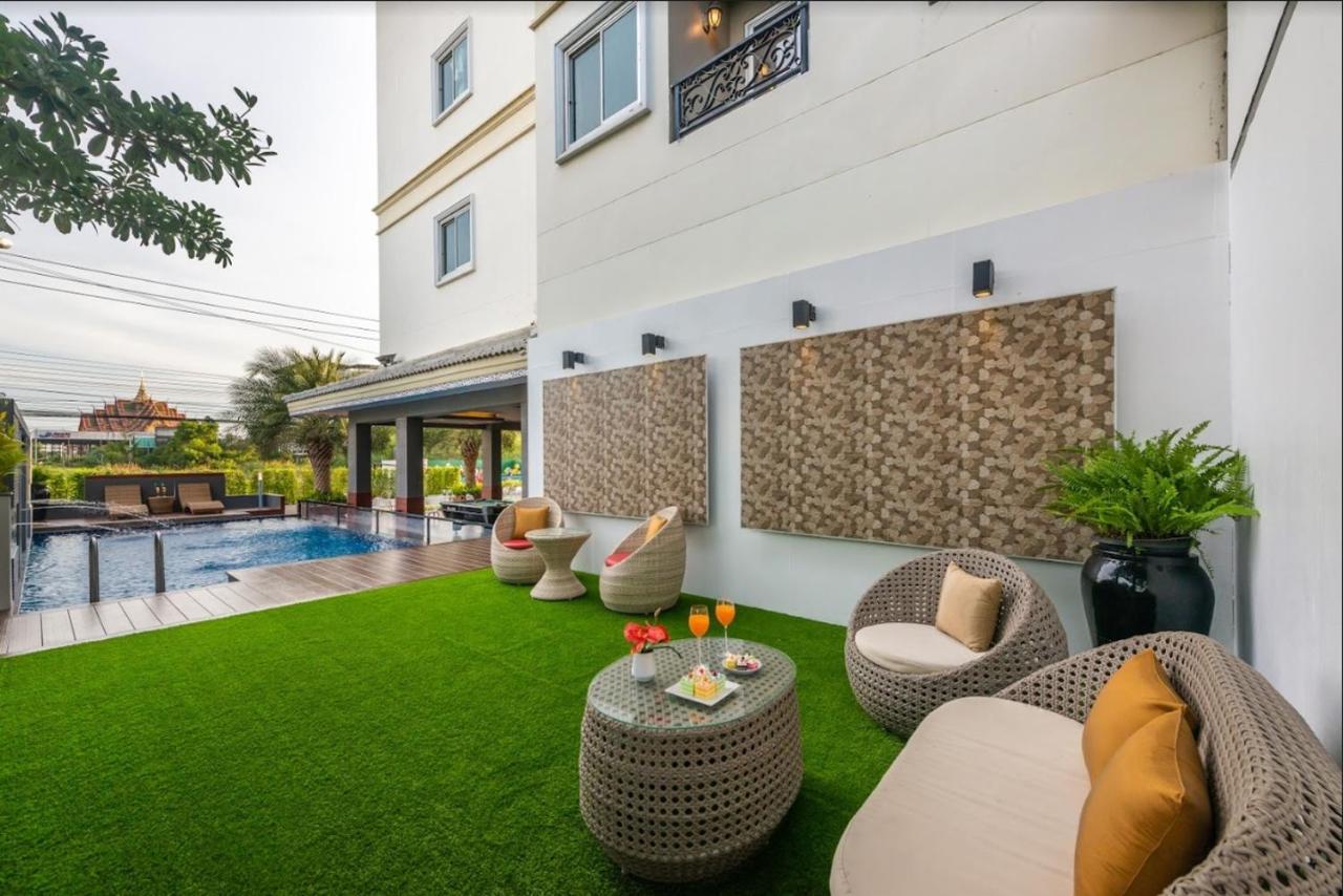 Napheera Royal Tel Hotel Ban Khlong Bang Krathiam Exterior photo